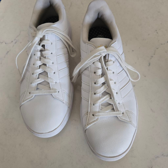 Women's Adidas White Gold Cloudfoam Comfort Sneakers US 8 - Picture 1 of 10
